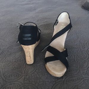 Cute TOMS Wedges!!